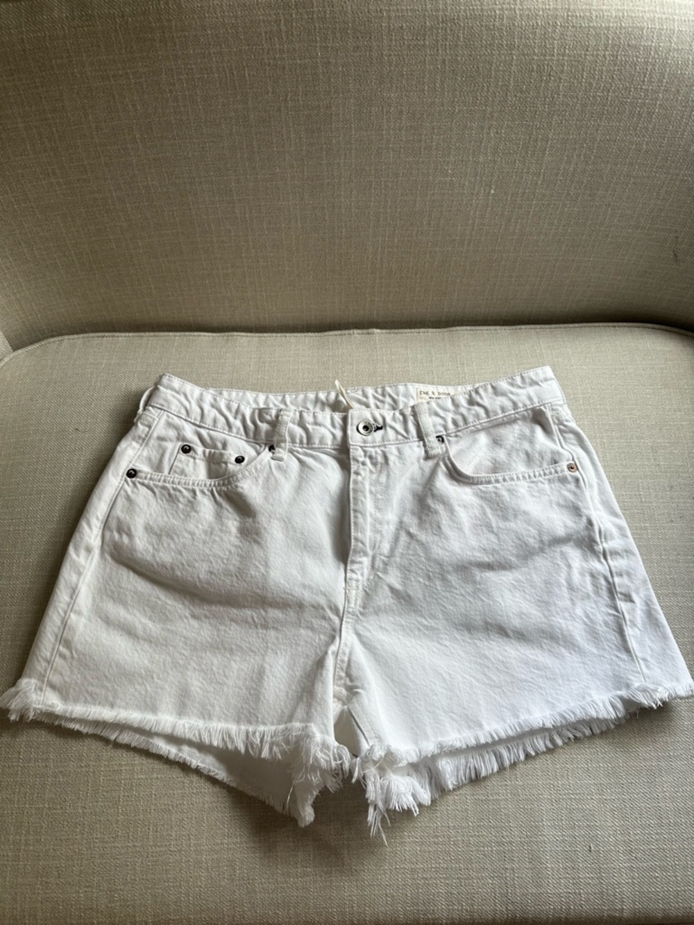 rag & bone White Raw-Hem Denim Shorts size 31 Dre Low rise shorts